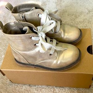 Cat & Jack Toddler Boots. Size 9